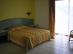Chambre de l'hôtel Amazonia à Cayenne en Guyane